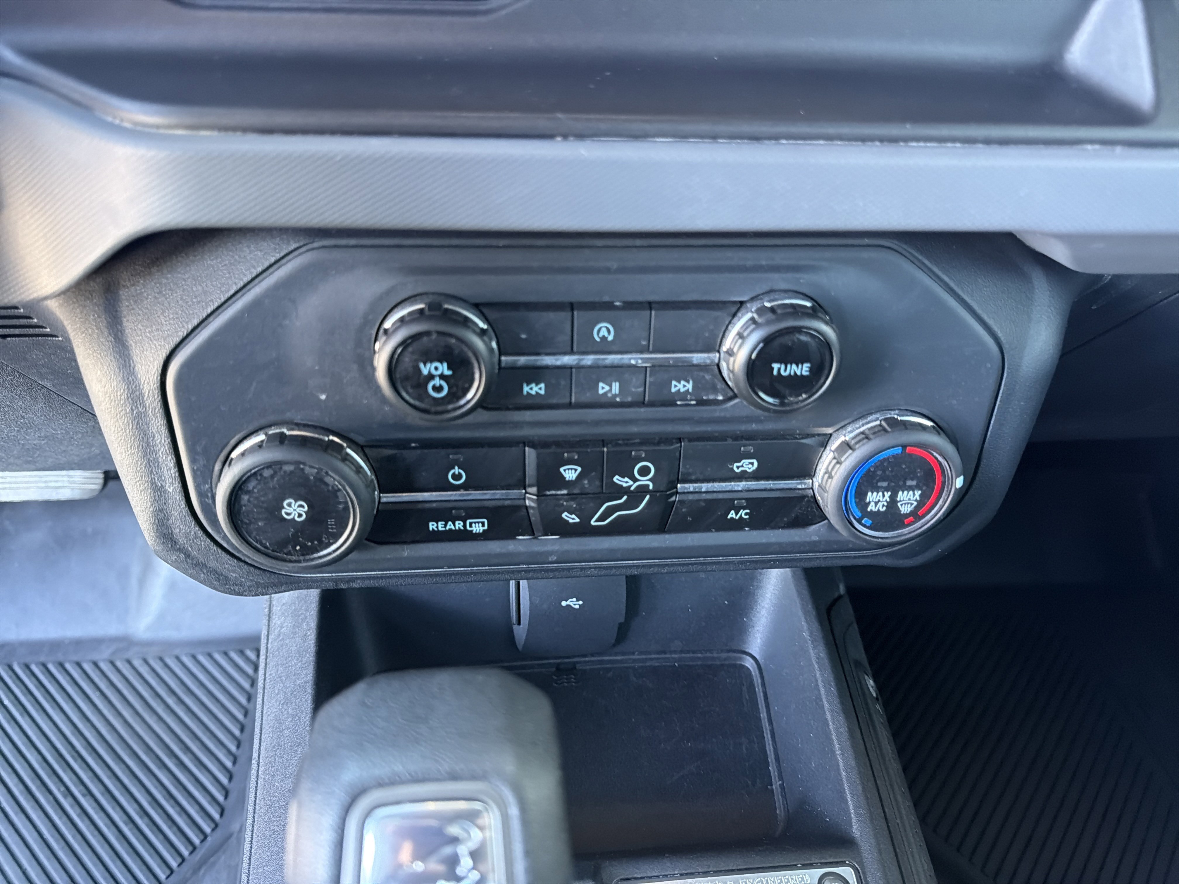 Used 2023 Ford Bronco 4-Door AWD/4WD image 39