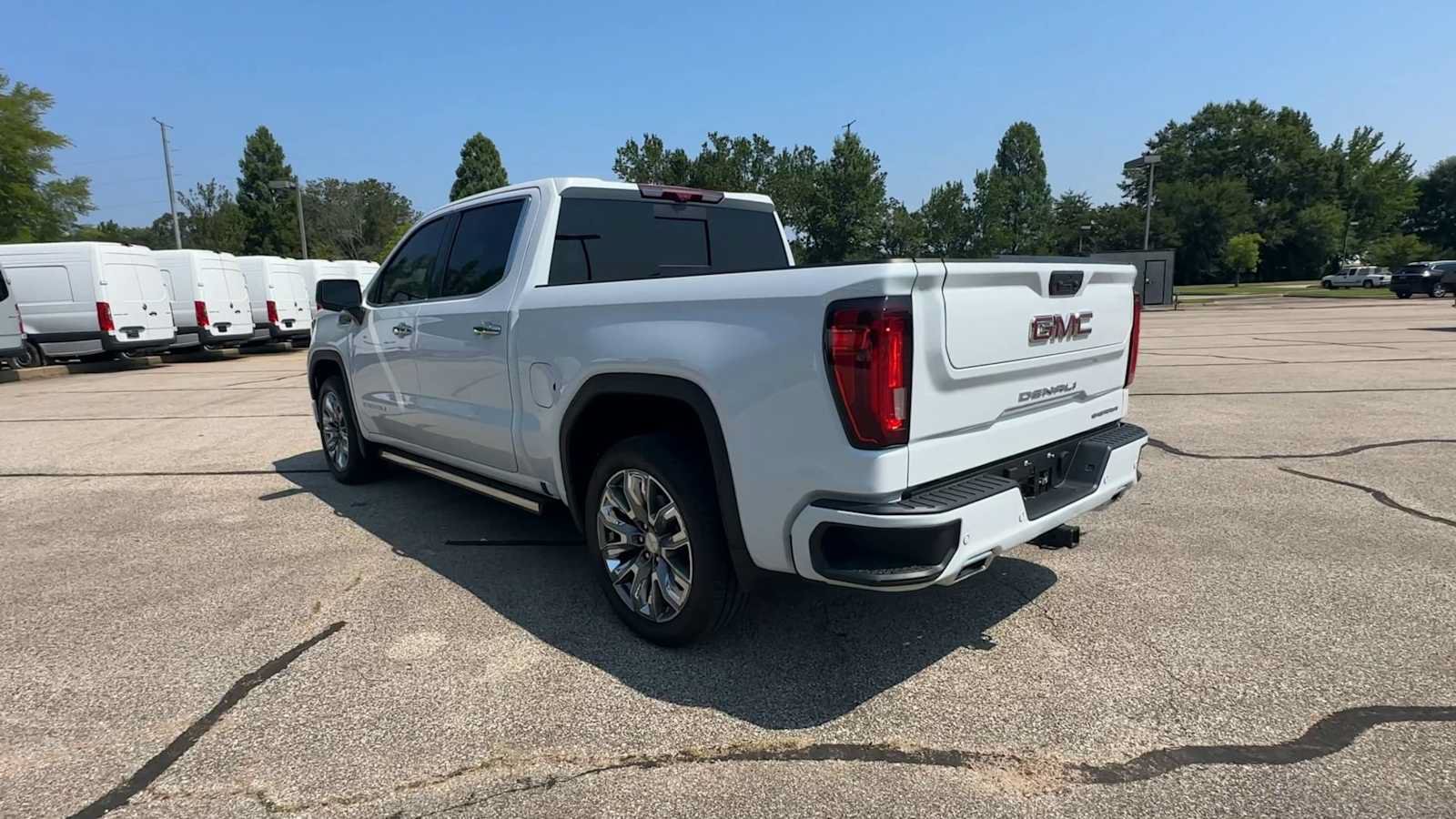 Certified 2026 GMC Sierra 1500 Denali w/ Denali Reserve Package AWD/4WD image 6