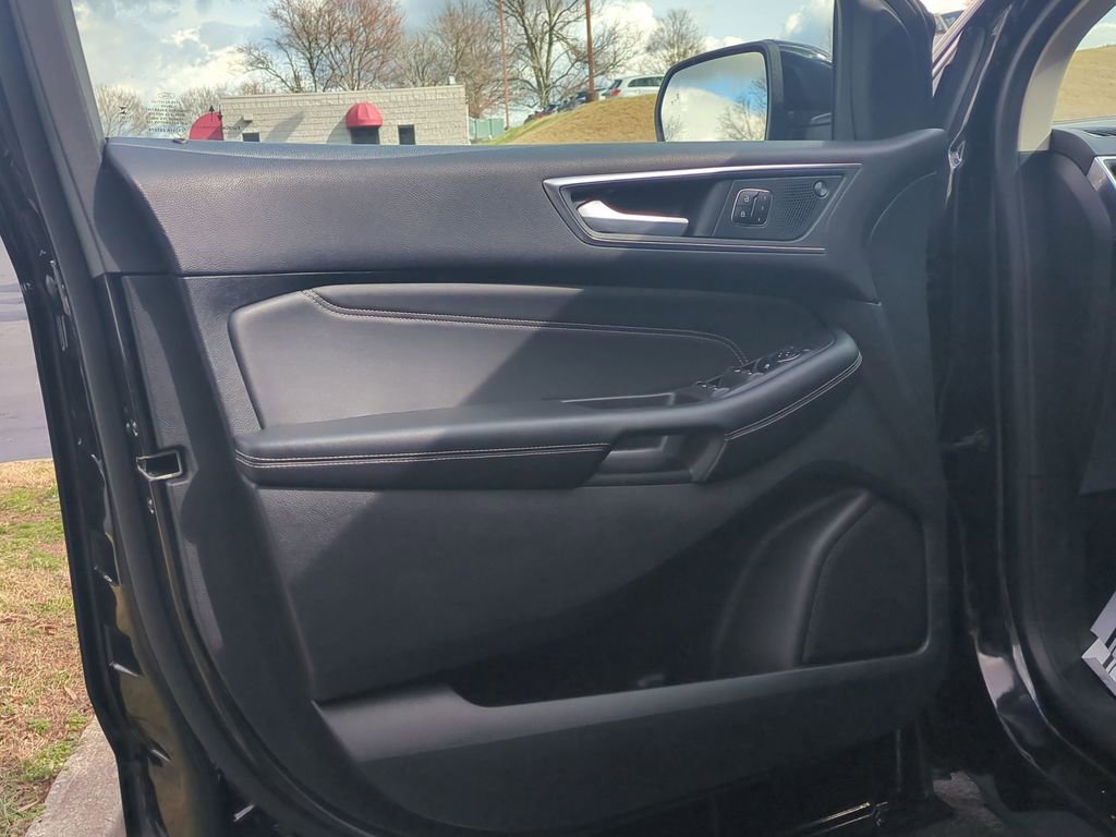 Used 2024 Ford Edge Titanium image 11
