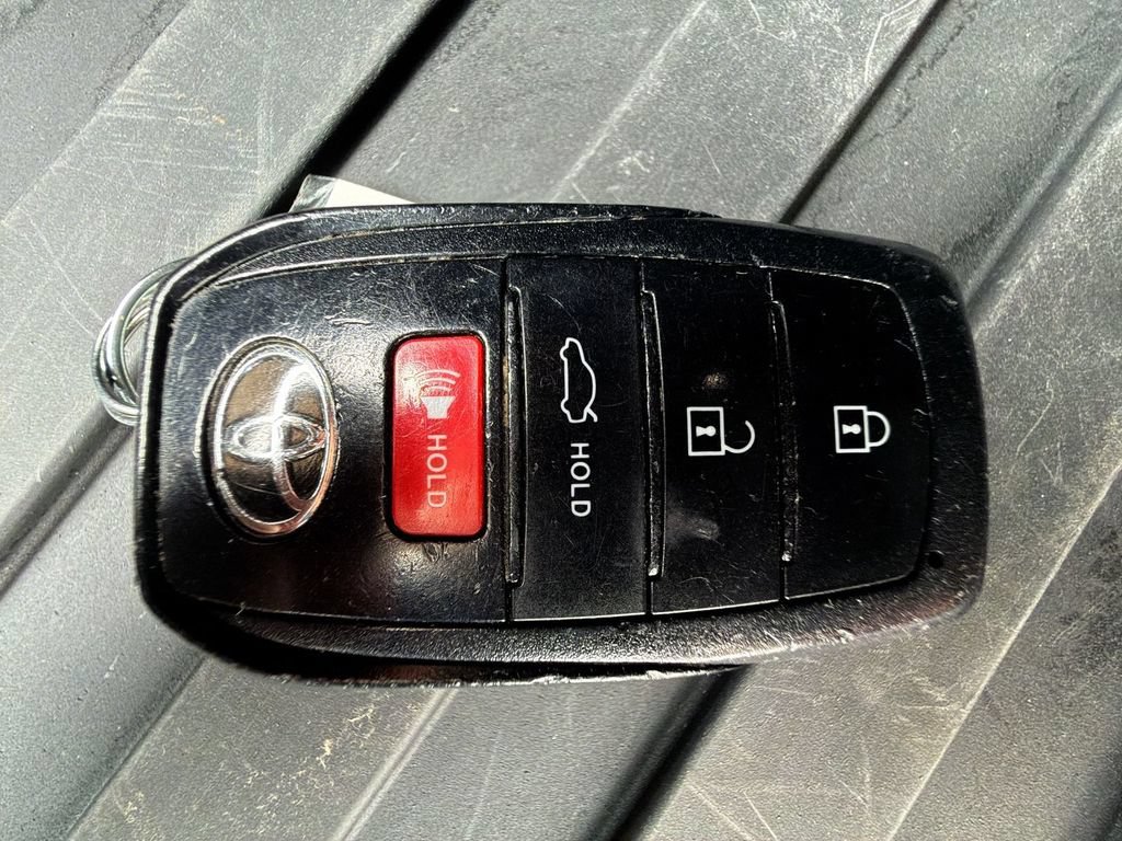 Used 2023 Toyota Crown Platinum AWD/4WD image 28