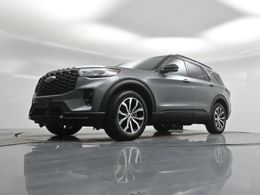 Used 2025 Ford Explorer ST-Line image 47