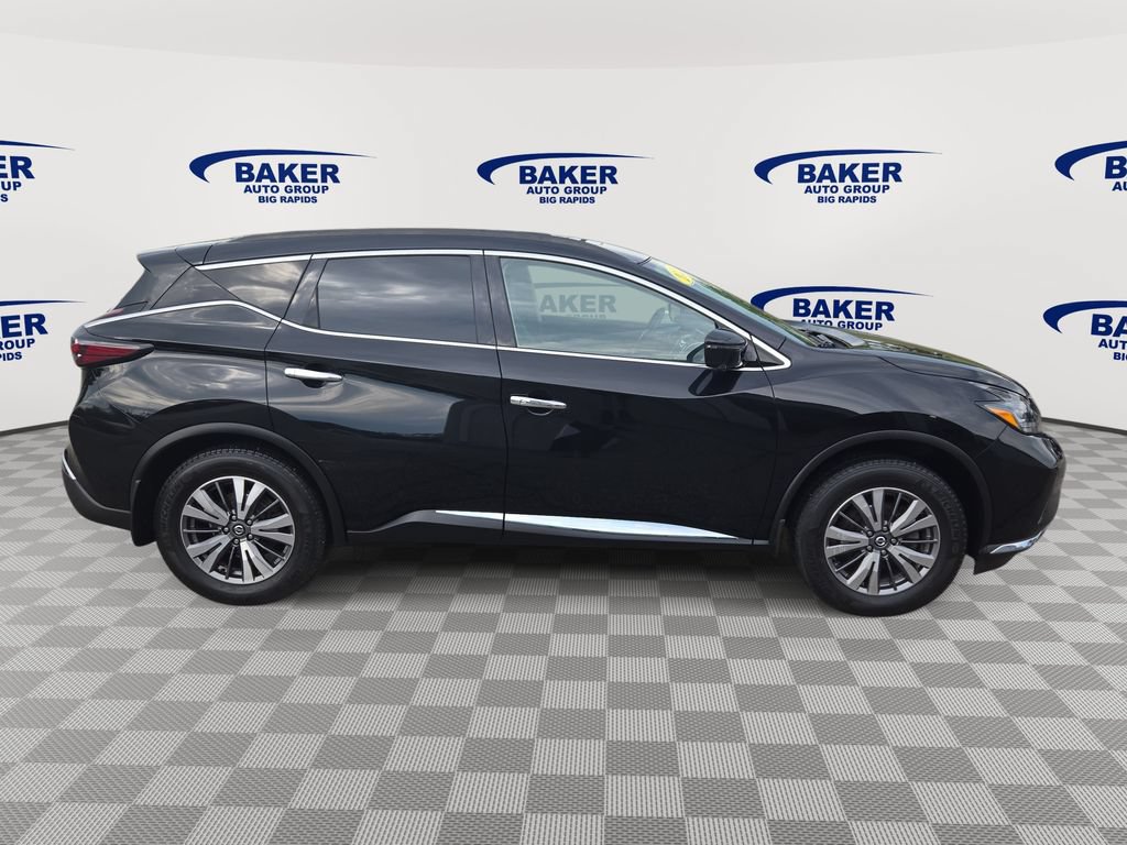 Used 2022 Nissan Murano SV AWD/4WD image 2