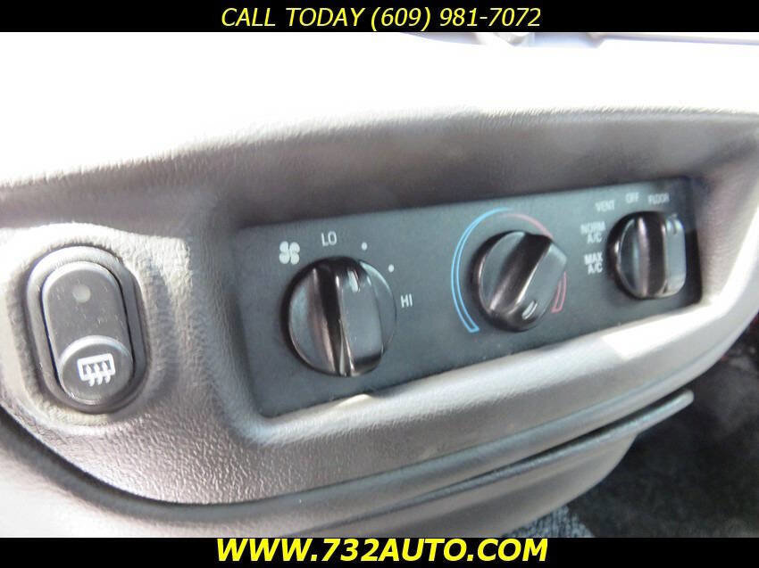 Used 2005 Ford Crown Victoria Police Interceptor RWD image 15