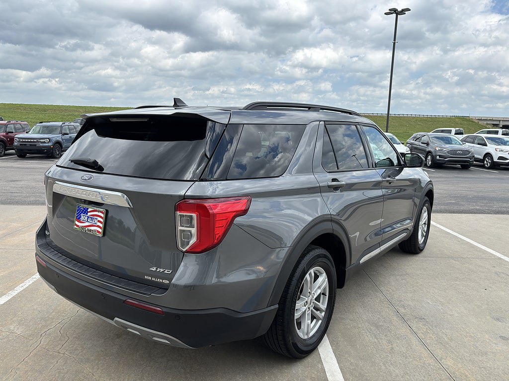 Used 2023 Ford Explorer XLT w/ Equipment Group 202A AWD/4WD image 5