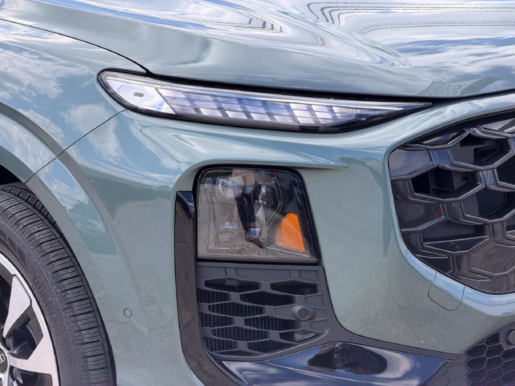 New 2026 Audi Q3 quattro 2.0T AWD/4WD image 3