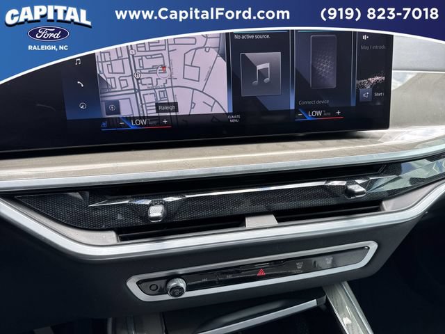 Used 2023 BMW X7 xDrive40i w/ Premium Package AWD/4WD image 27