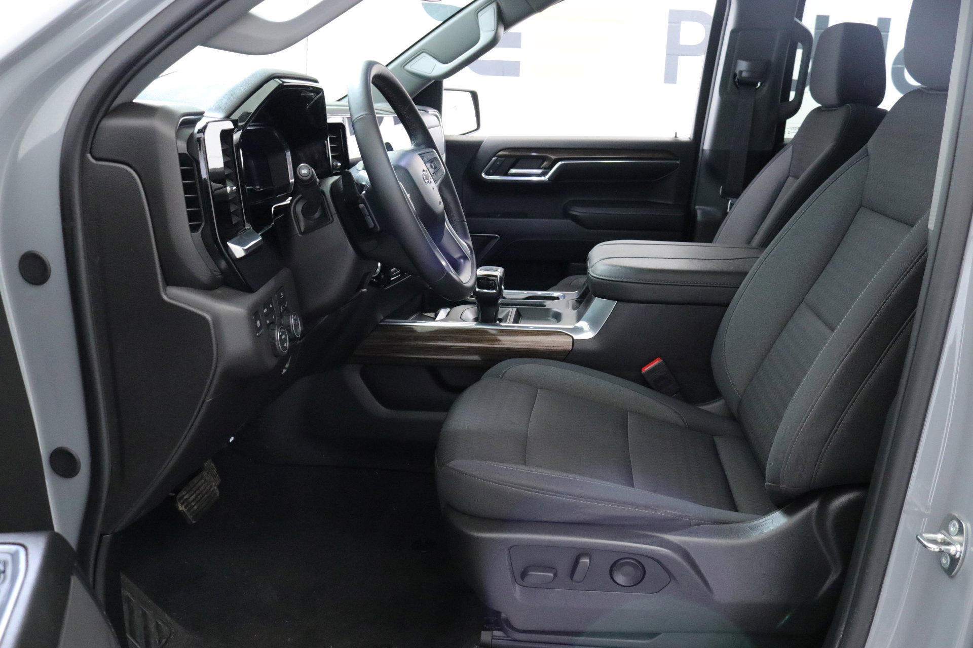 Used 2024 Chevrolet Silverado 1500 LT Trail Boss w/ LPO, Dark Essentials Package image 24