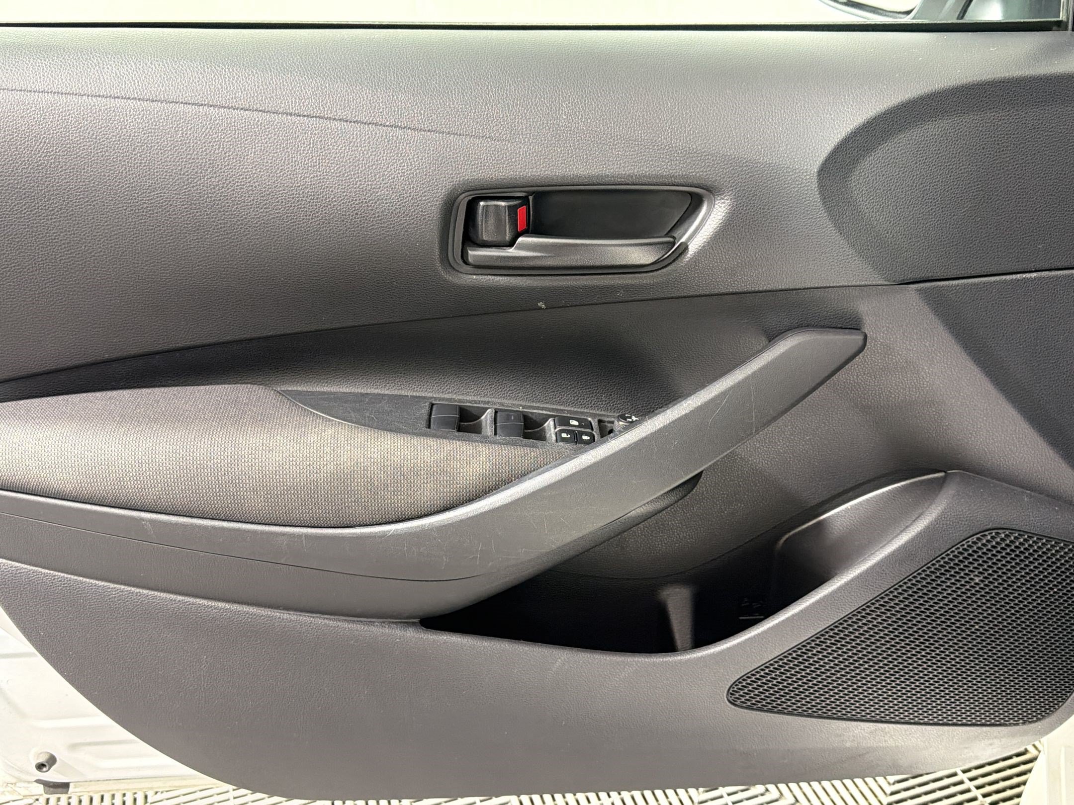 Used 2024 Toyota Corolla LE FWD image 12