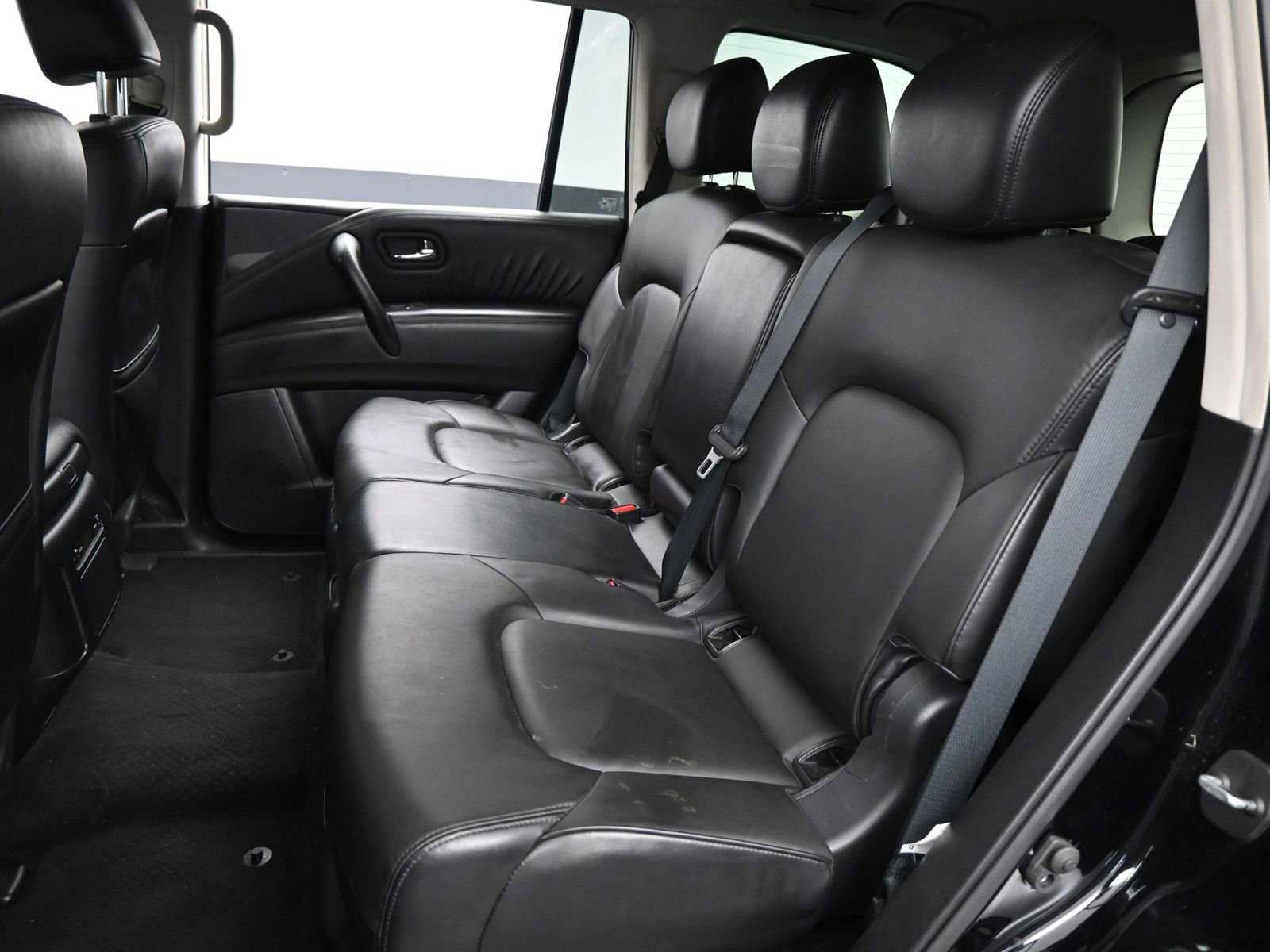 Used 2021 Nissan Armada SV image 11