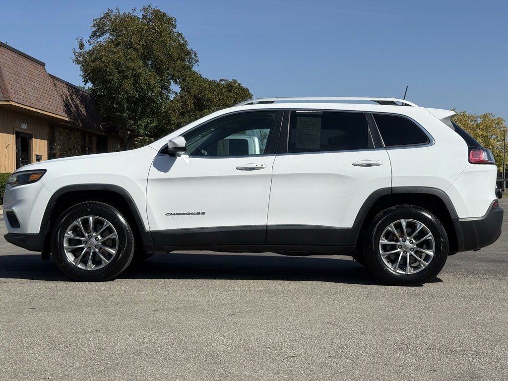 Used 2019 Jeep Cherokee Latitude Plus image 2