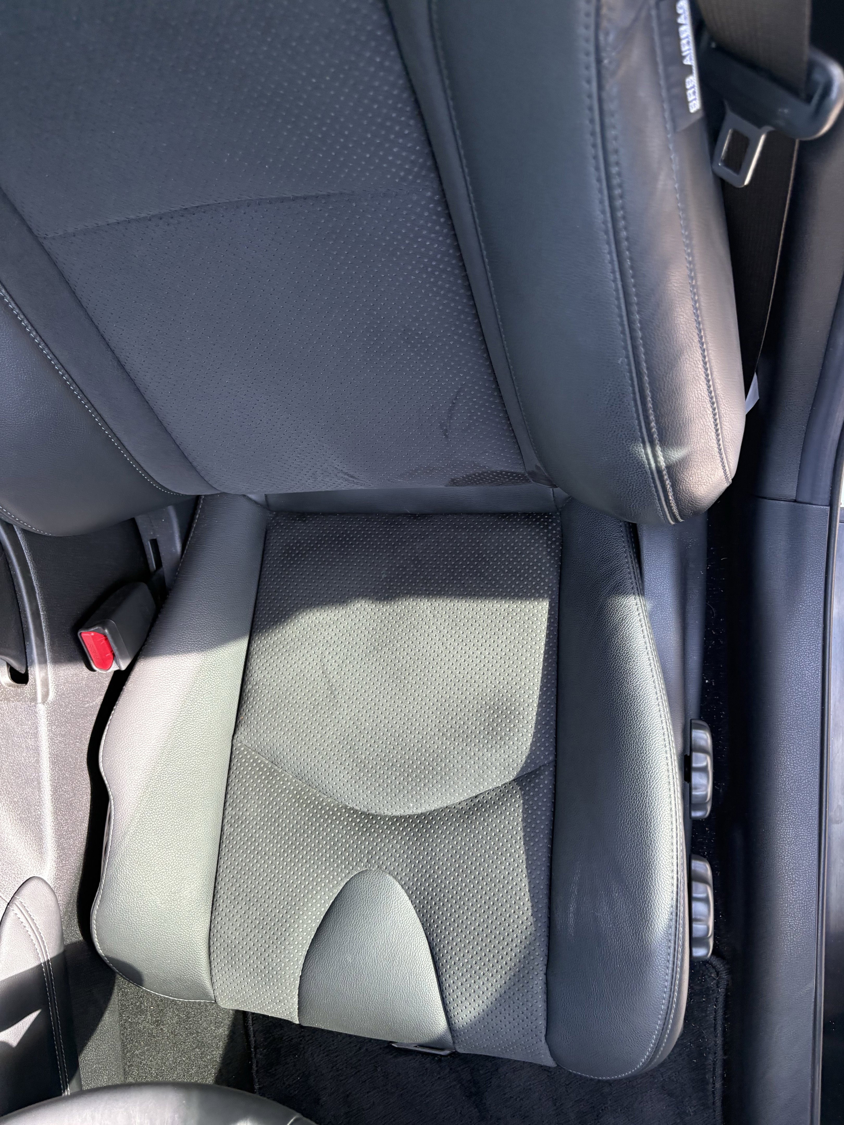 Used 2024 Nissan Z Performance w/ Floor Mat Package RWD image 8