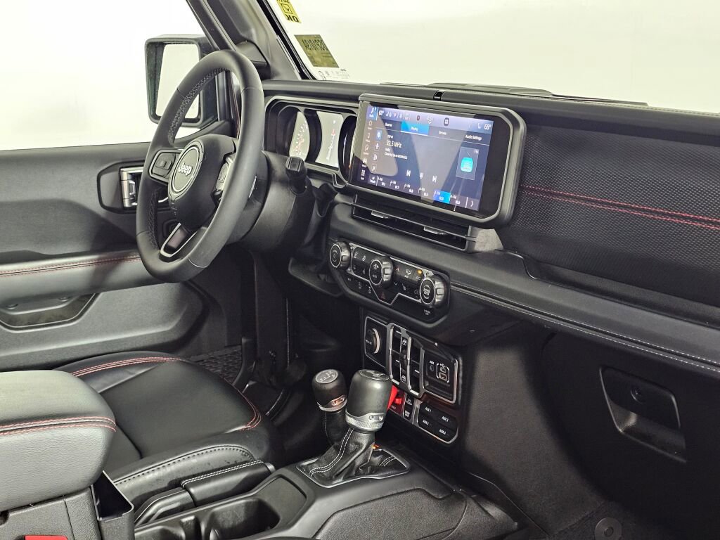 Used 2025 Jeep Wrangler Unlimited Rubicon w/ Convenience Group image 36
