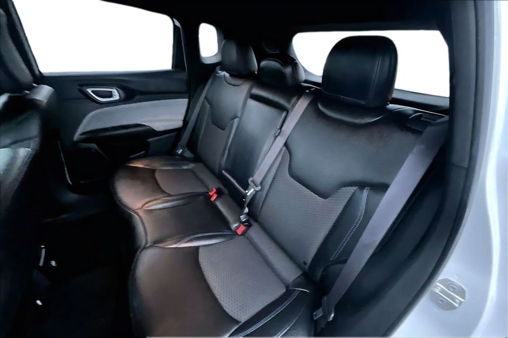 Used 2024 Jeep Compass Latitude image 25