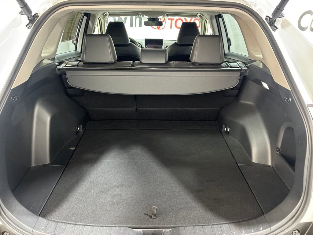 Used 2025 Toyota RAV4 XLE Premium AWD/4WD image 16