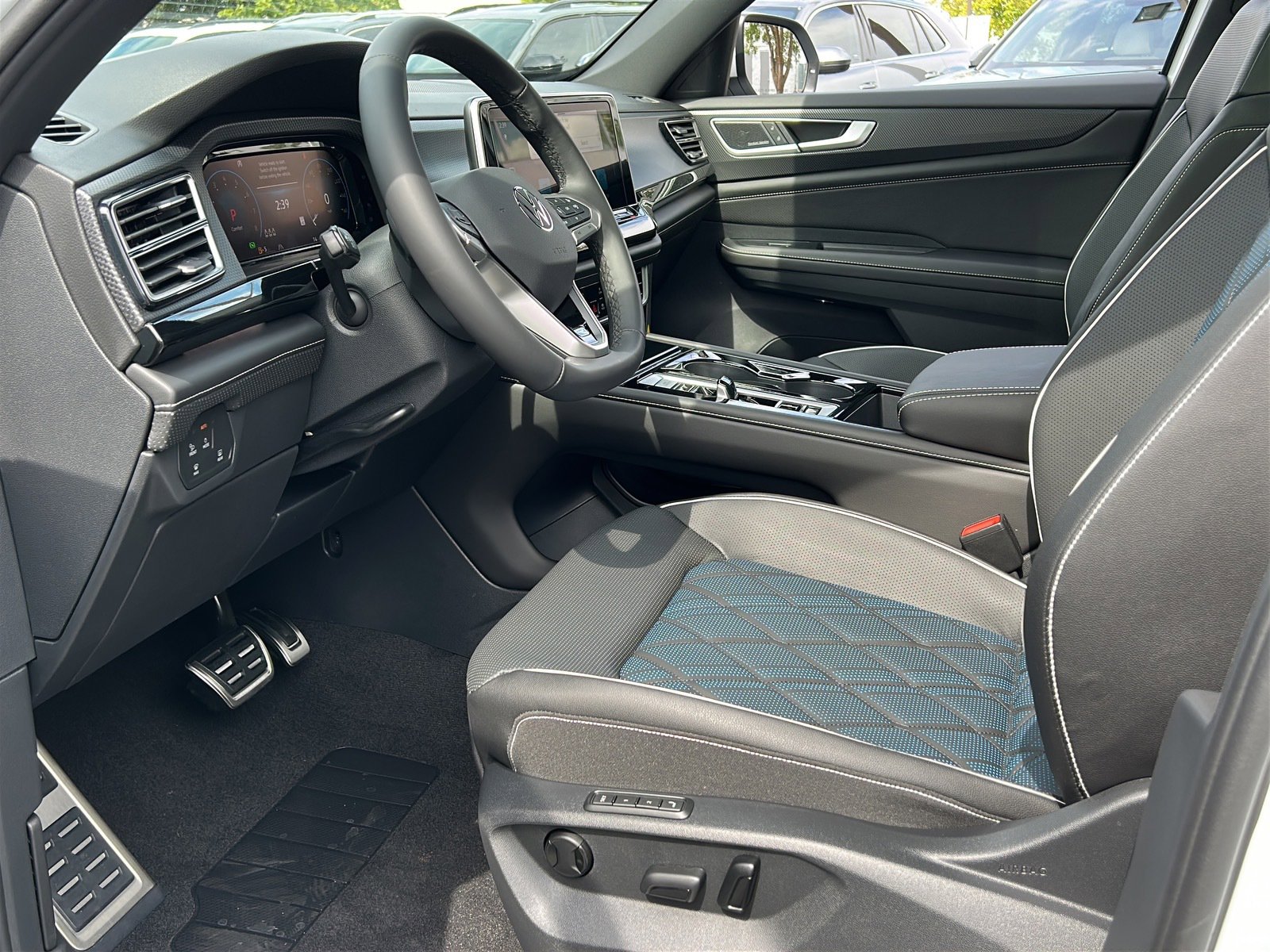 New 2026 Volkswagen Atlas Cross Sport SEL Premium R-Line image 11