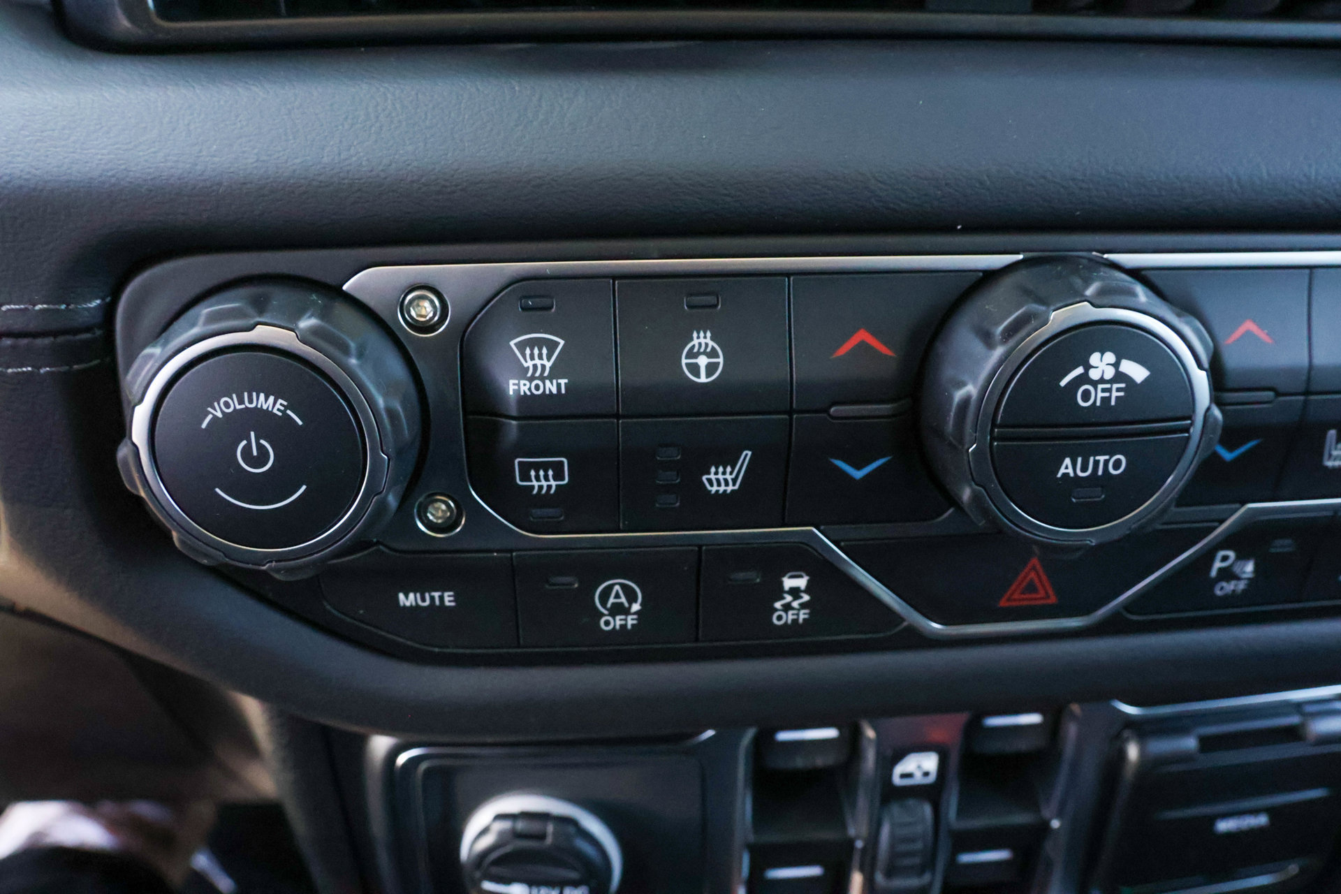 New 2026 Jeep Wrangler Unlimited Sahara AWD/4WD image 22