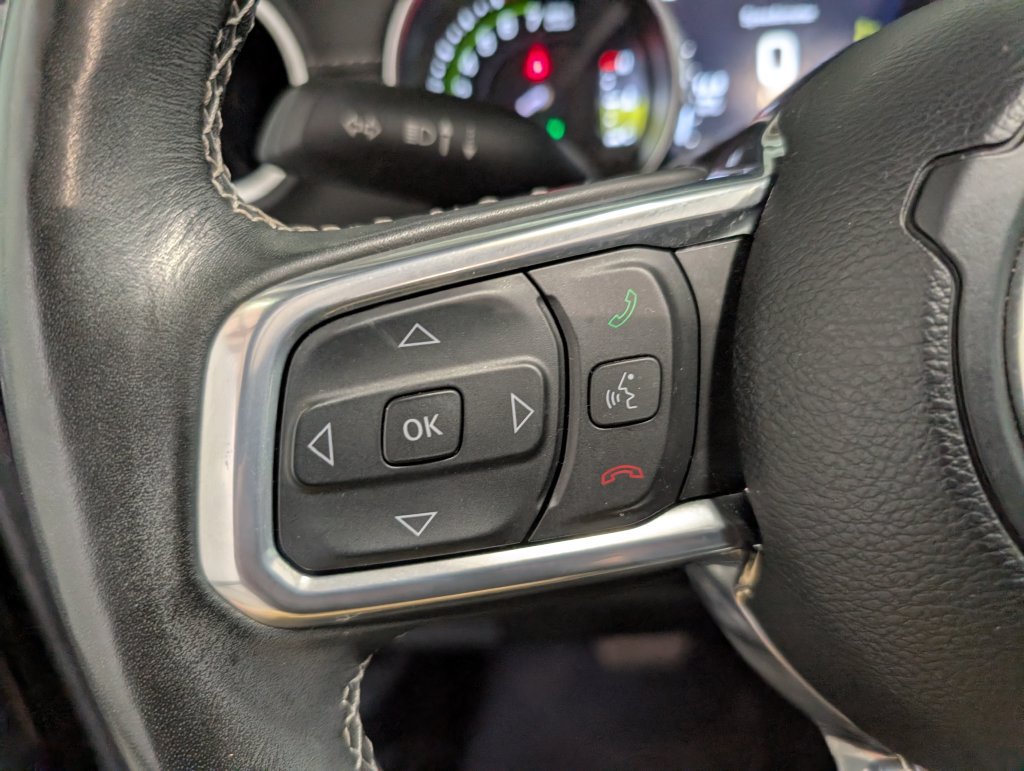 Used 2023 Jeep Wrangler Unlimited Sahara w/ Cold Weather Group AWD/4WD image 18