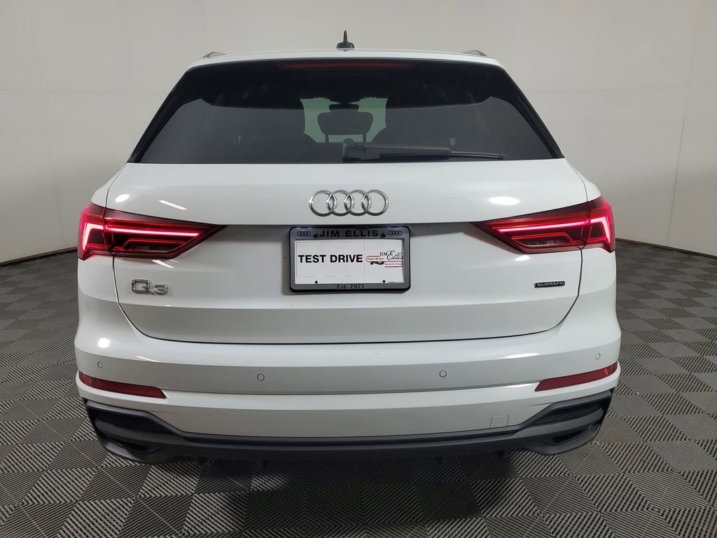 Used 2023 Audi Q3 2.0T Premium w/ Convenience Package AWD/4WD image 5