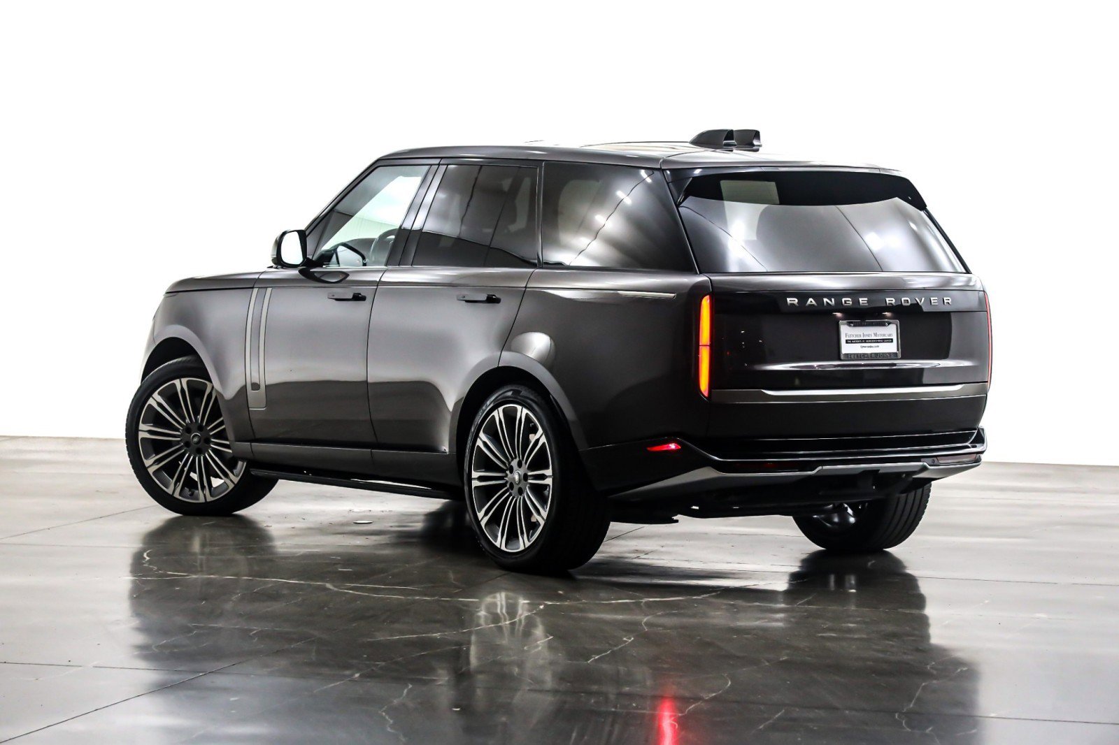 Used 2024 Land Rover Range Rover SE image 13