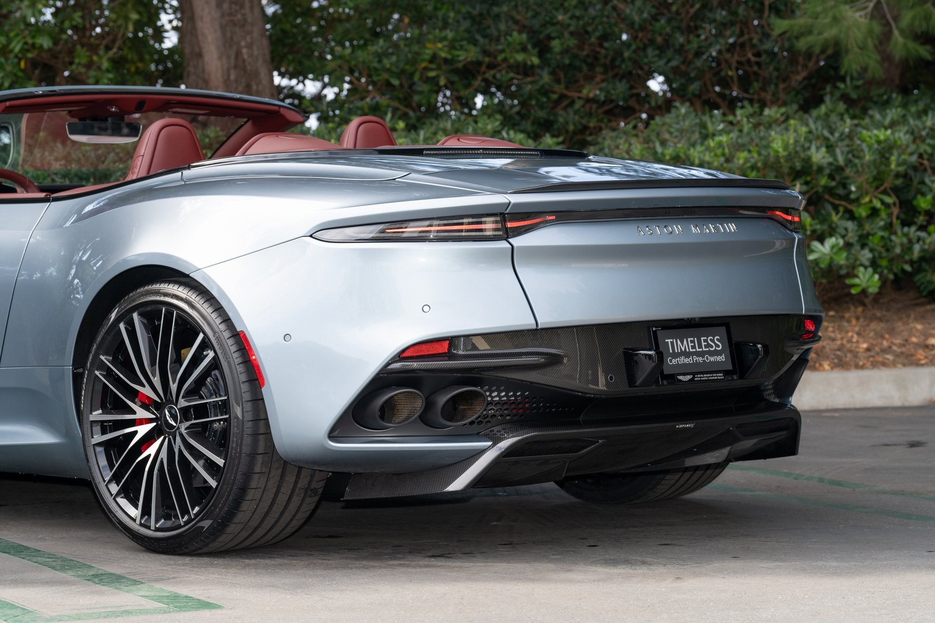Used 2021 Aston Martin DBS Superleggera Volante image 26