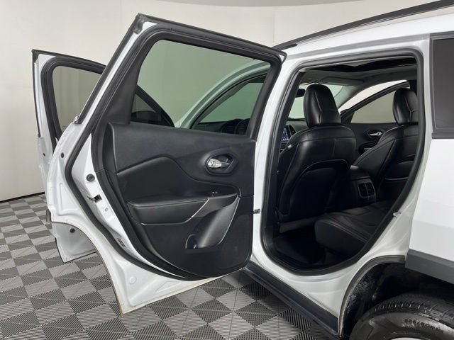 Used 2022 Jeep Cherokee Limited AWD/4WD image 45