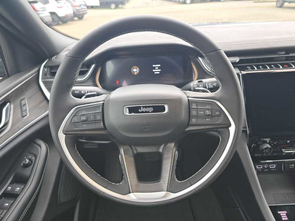 New 2025 Jeep Grand Cherokee L Limited w/ Luxury Tech Group II image 11