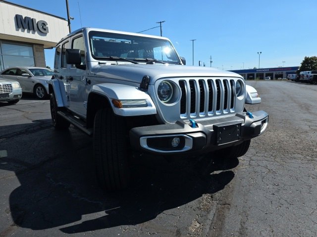 Used 2023 Jeep Wrangler Unlimited Sahara w/ Cold Weather Group image 10