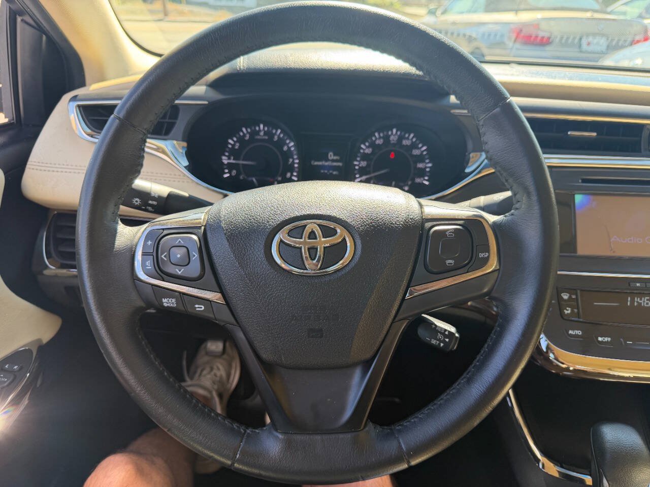 Used 2014 Toyota Avalon XLE FWD image 29