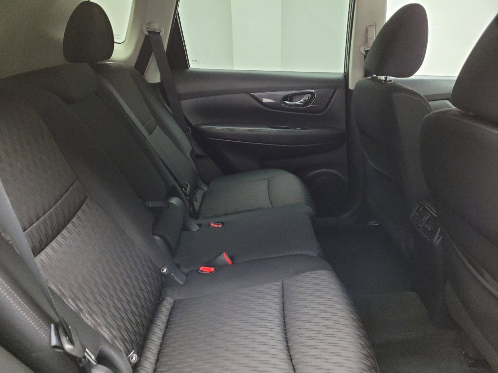 Used 2019 Nissan Rogue SV AWD/4WD image 19