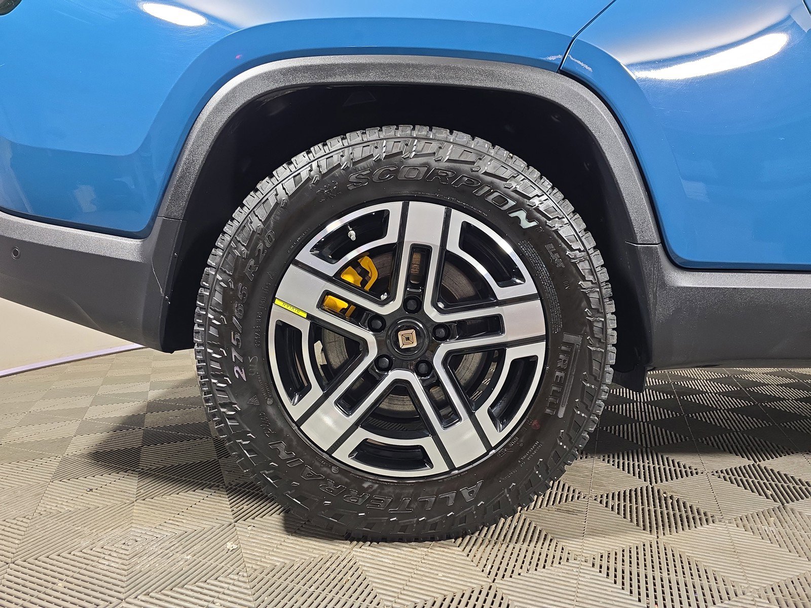 Used 2023 Rivian R1T Adventure image 12