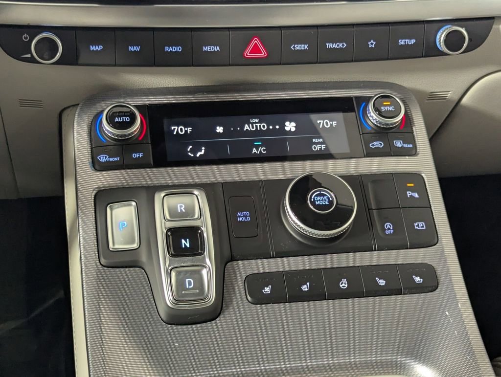 Used 2024 Hyundai Palisade Calligraphy image 19