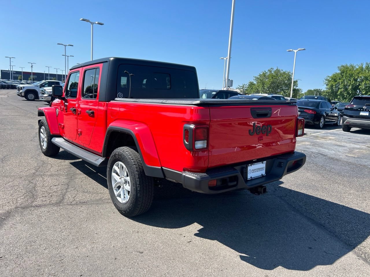 Used 2023 Jeep Gladiator Sport AWD/4WD image 5