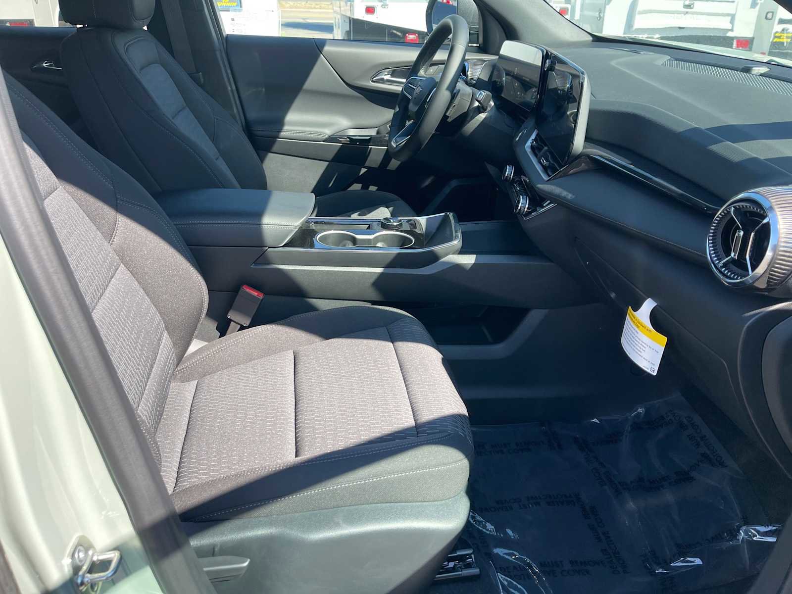 New 2026 Chevrolet Equinox LT image 9