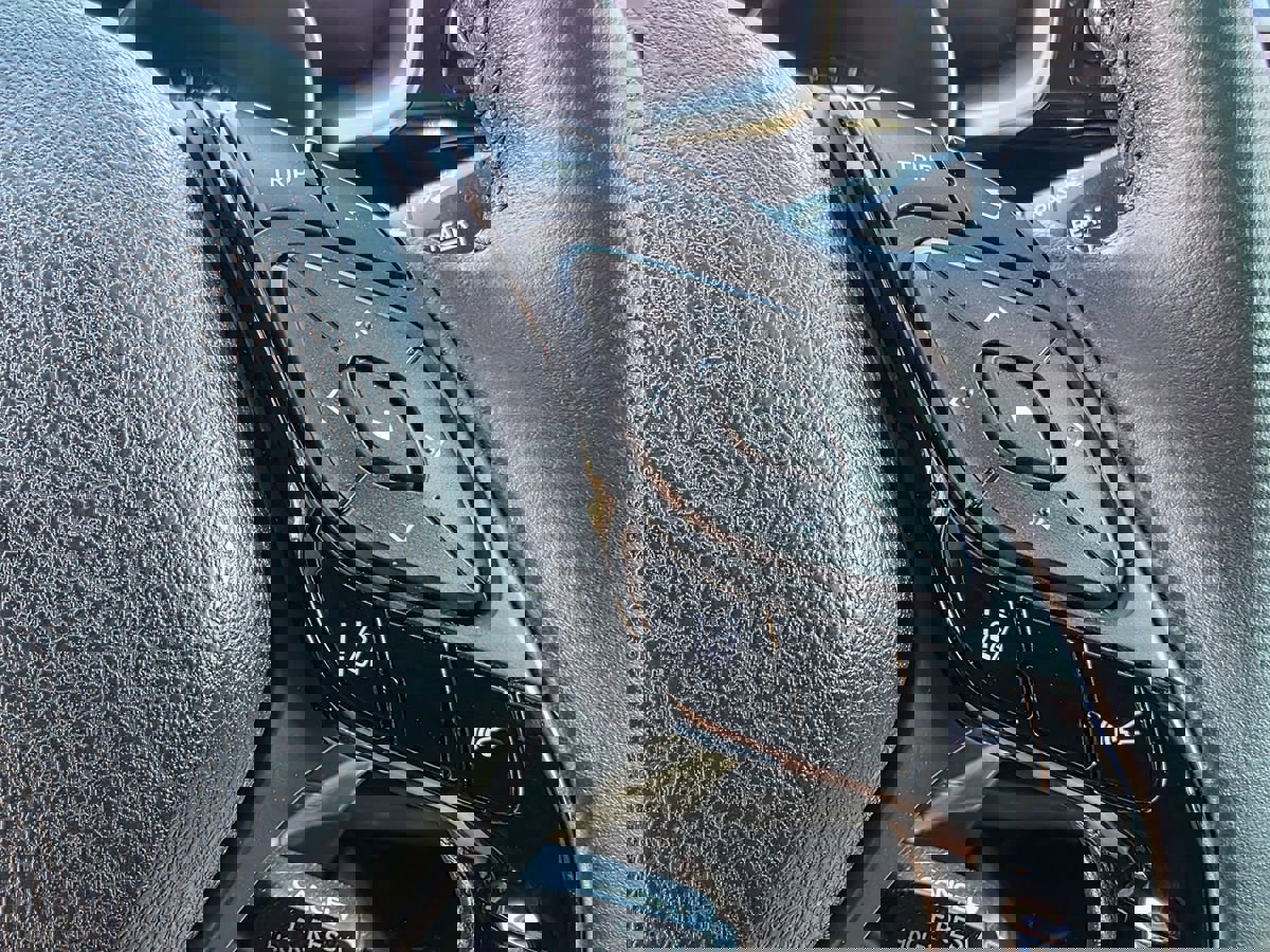 Used 2020 Toyota C-HR Limited FWD image 33