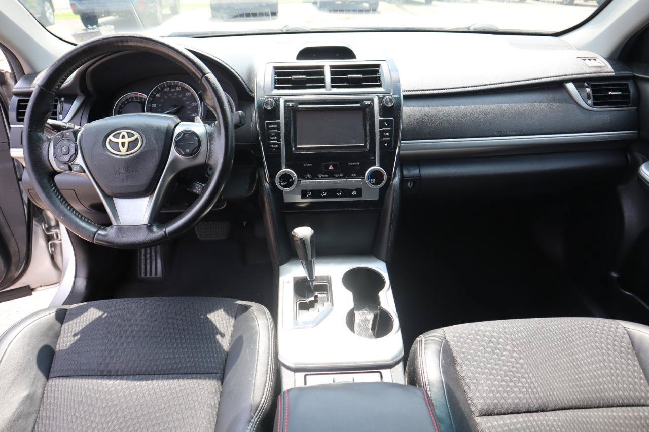 Used 2012 Toyota Camry SE FWD image 15