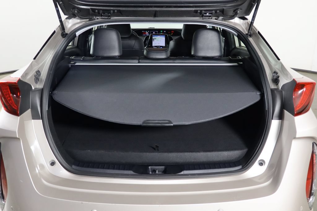 Used 2020 Toyota Prius Prime Limited FWD image 17