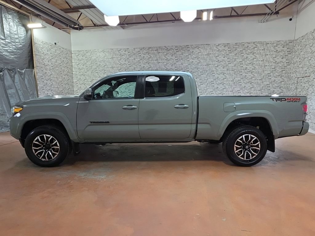 Used 2023 Toyota Tacoma TRD Sport w/ Black Out Package (TMS) image 4