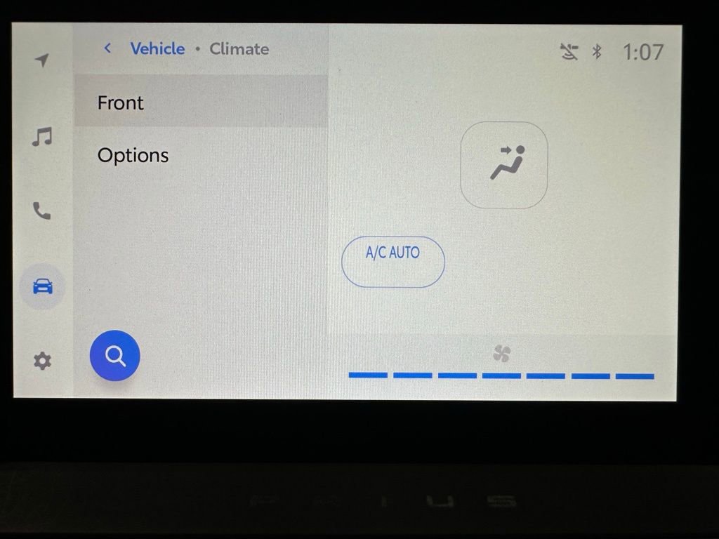 Used 2025 Toyota Prius LE FWD image 31