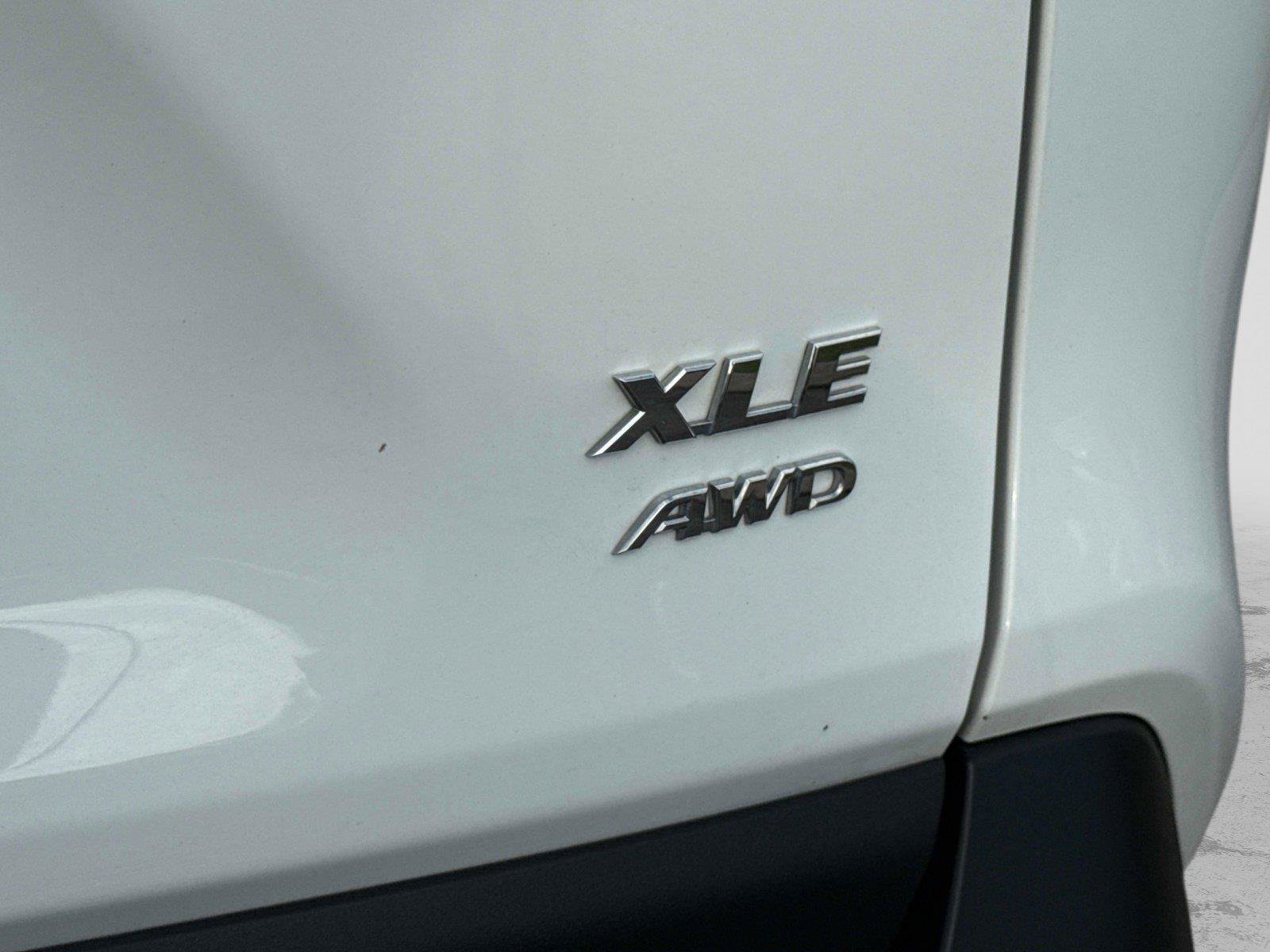Used 2025 Toyota RAV4 XLE AWD/4WD image 11