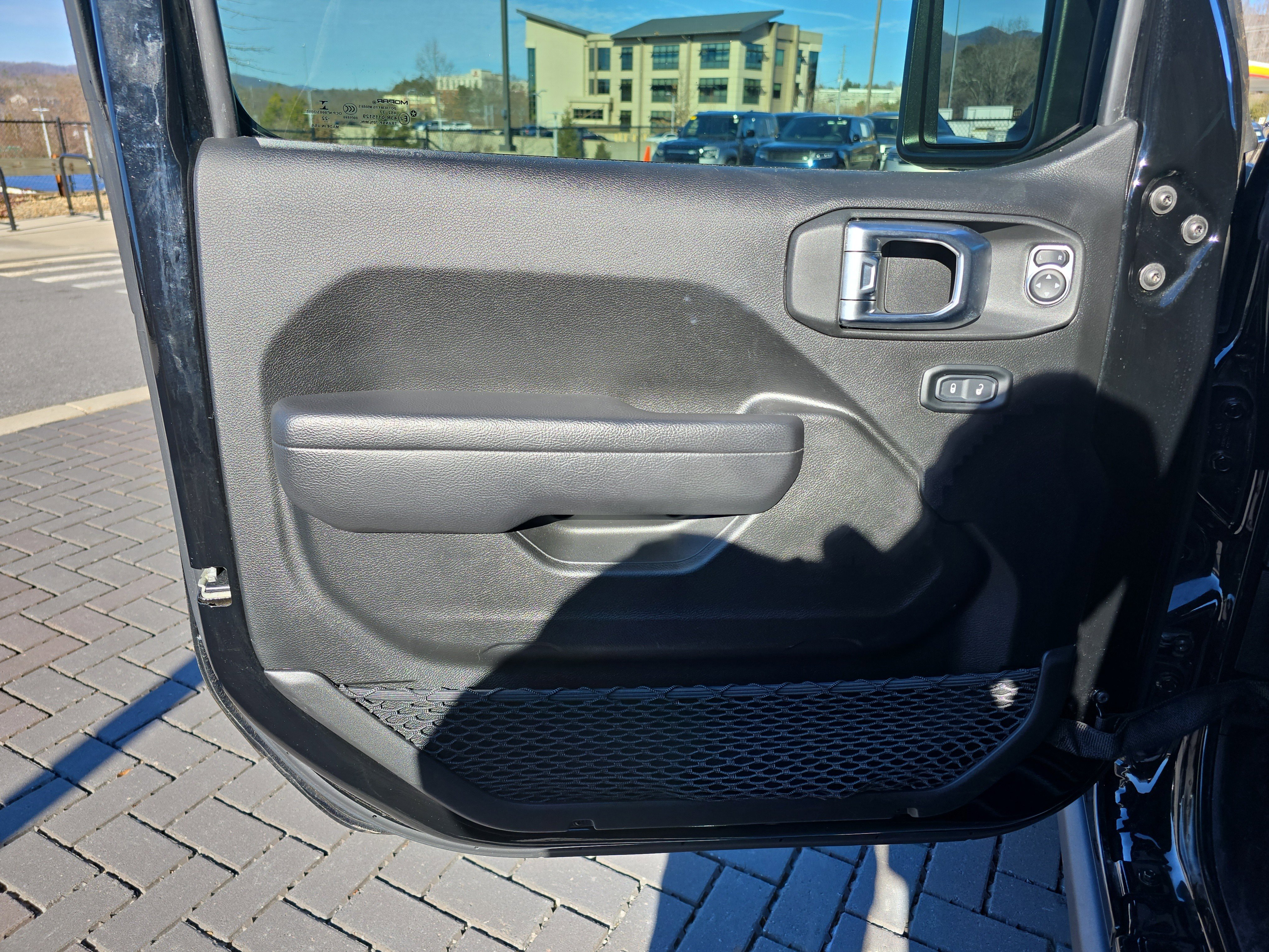 Used 2022 Jeep Wrangler Unlimited Rubicon w/ LED Lighting Group image 18