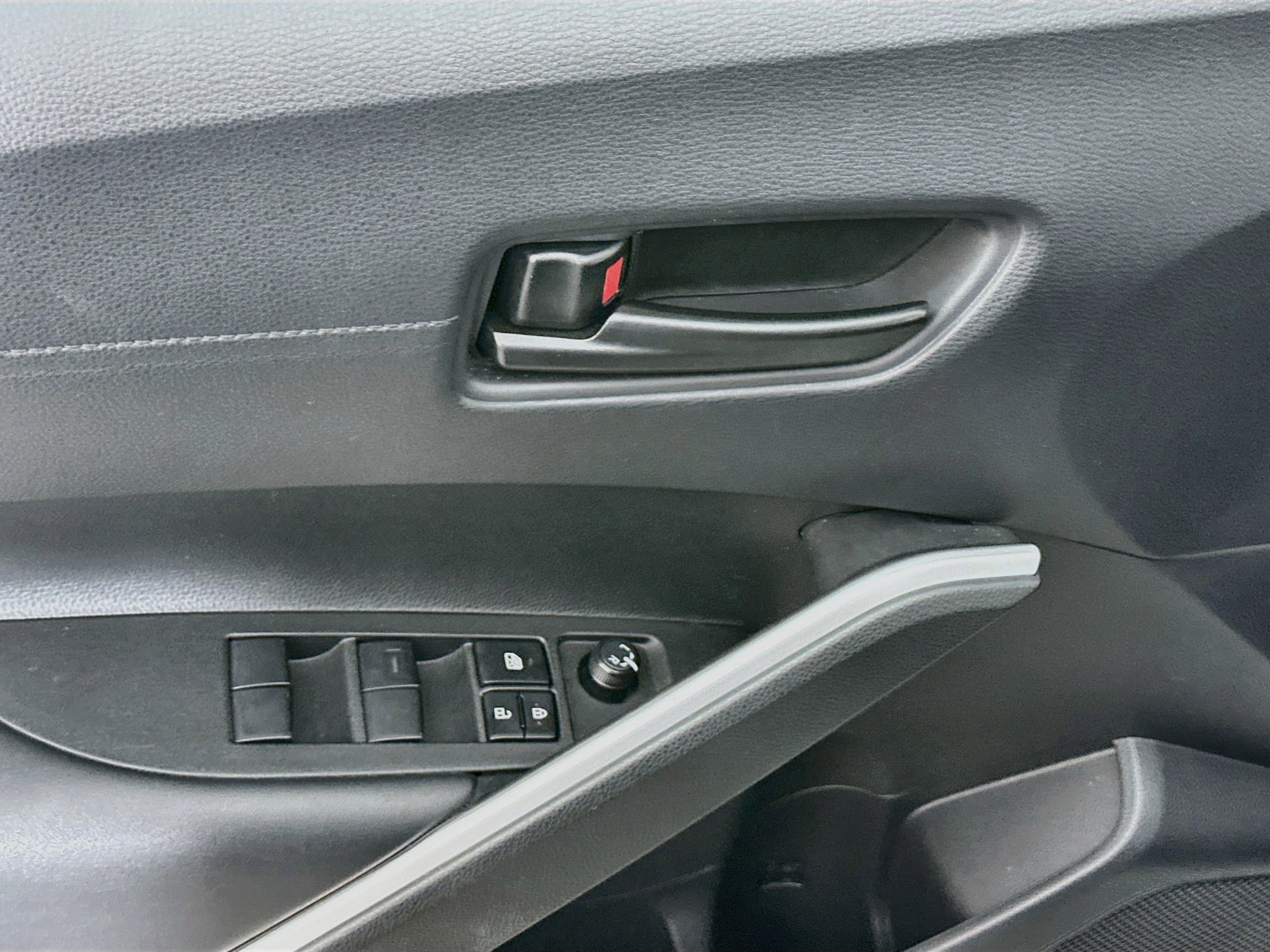 Used 2026 Toyota Corolla Cross LE FWD image 15