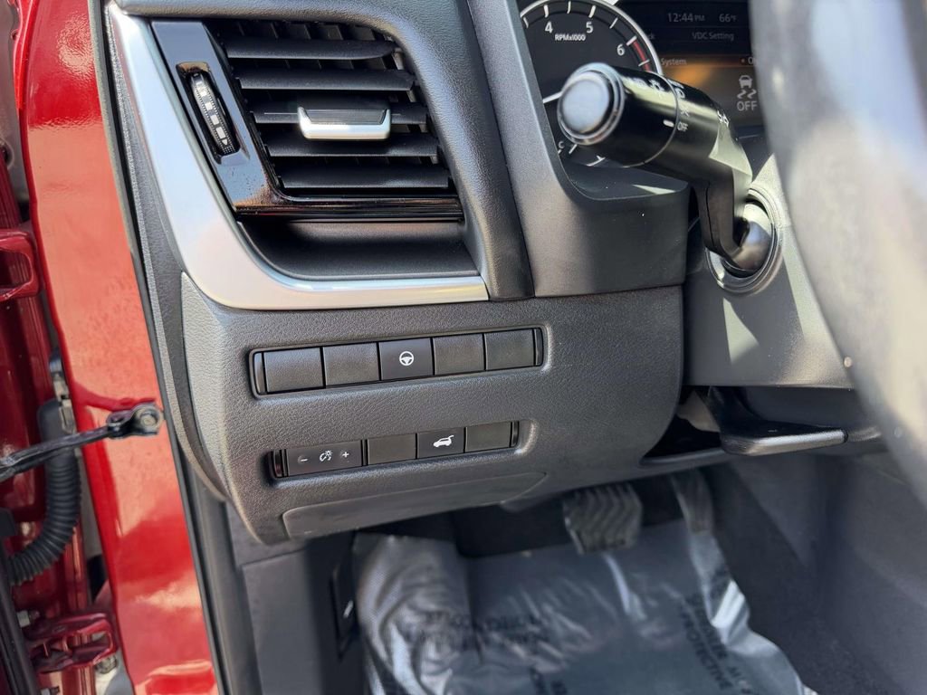 Used 2021 Nissan Rogue SV w/ Premium Package image 29