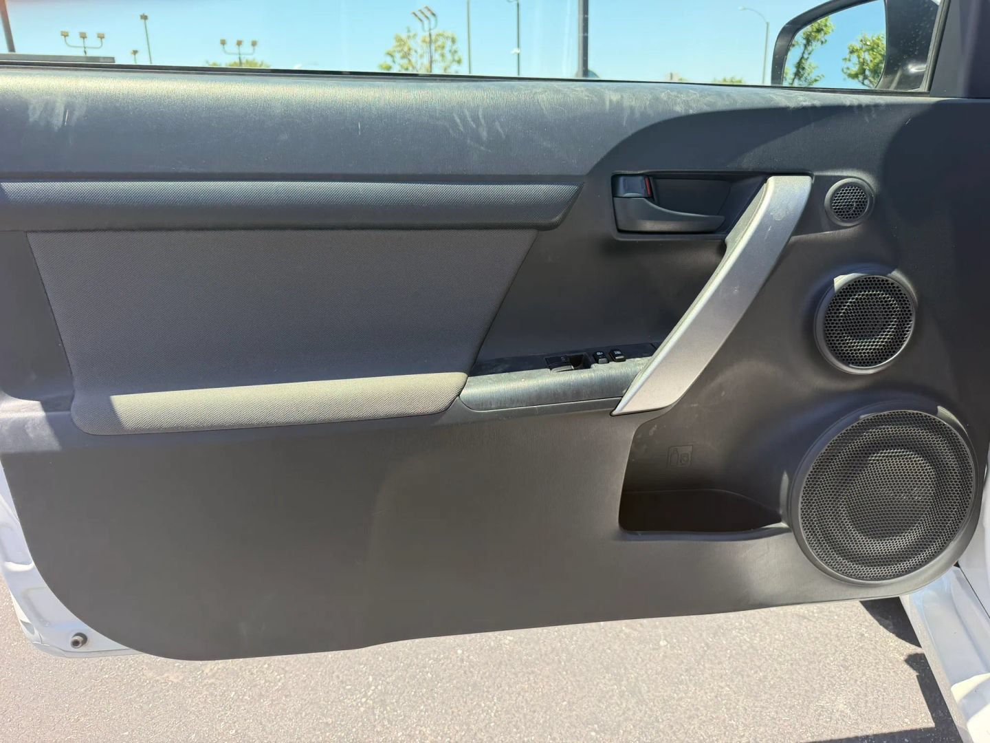 Used 2015 Scion tC FWD image 9
