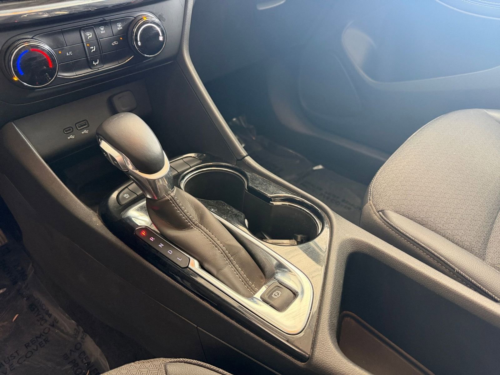 Used 2025 Buick Encore GX Preferred image 40