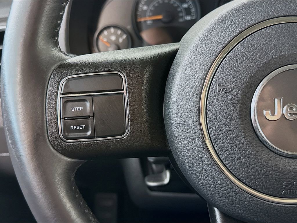 Used 2017 Jeep Patriot Latitude image 11