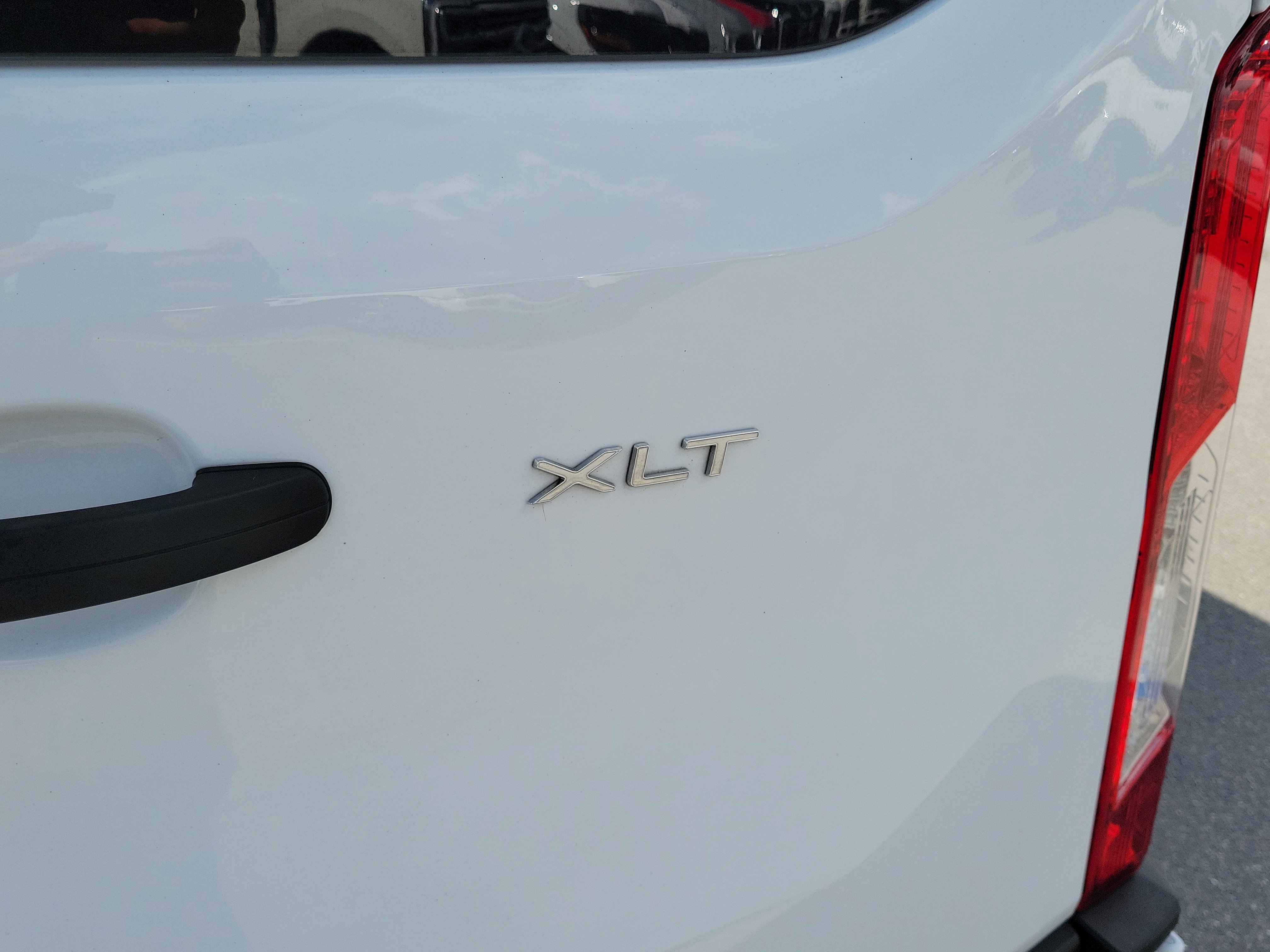 Used 2023 Ford Transit 350 XLT image 30