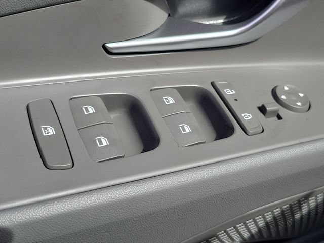 New 2026 Hyundai Elantra Sport FWD image 17