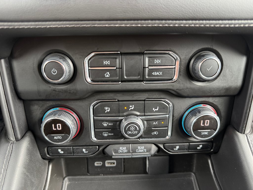 Used 2023 Chevrolet Tahoe Z71 w/ Luxury Package AWD/4WD image 19