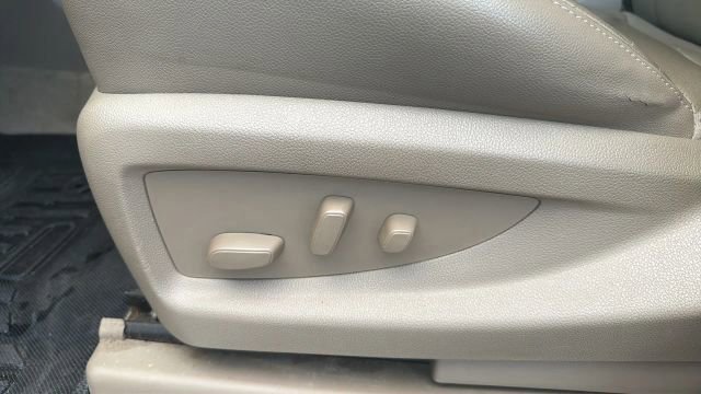Used 2018 GMC Yukon XL SLT AWD/4WD image 12