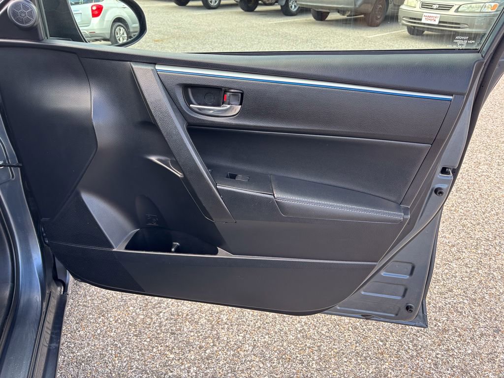 Used 2016 Toyota Corolla S image 35